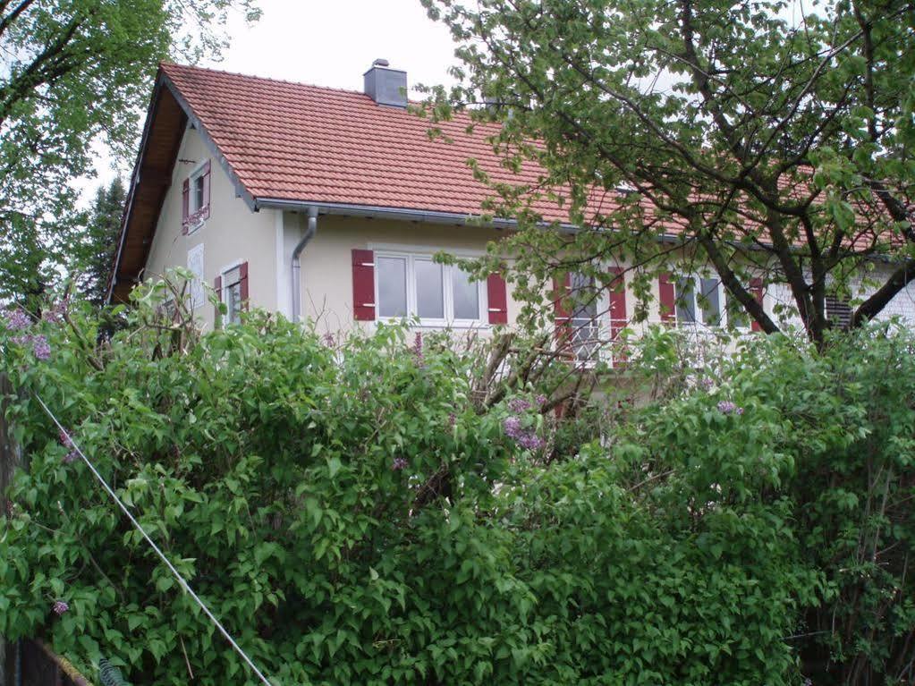Airport Hostel Халльбергмос Экстерьер фото