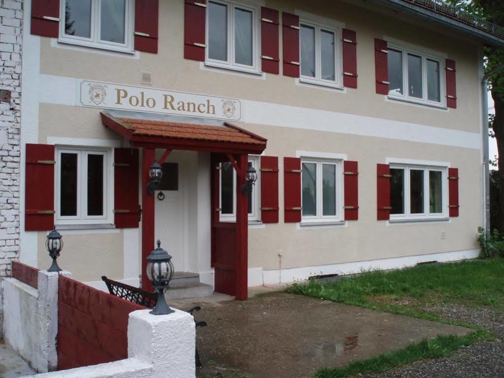 Airport Hostel Халльбергмос Экстерьер фото